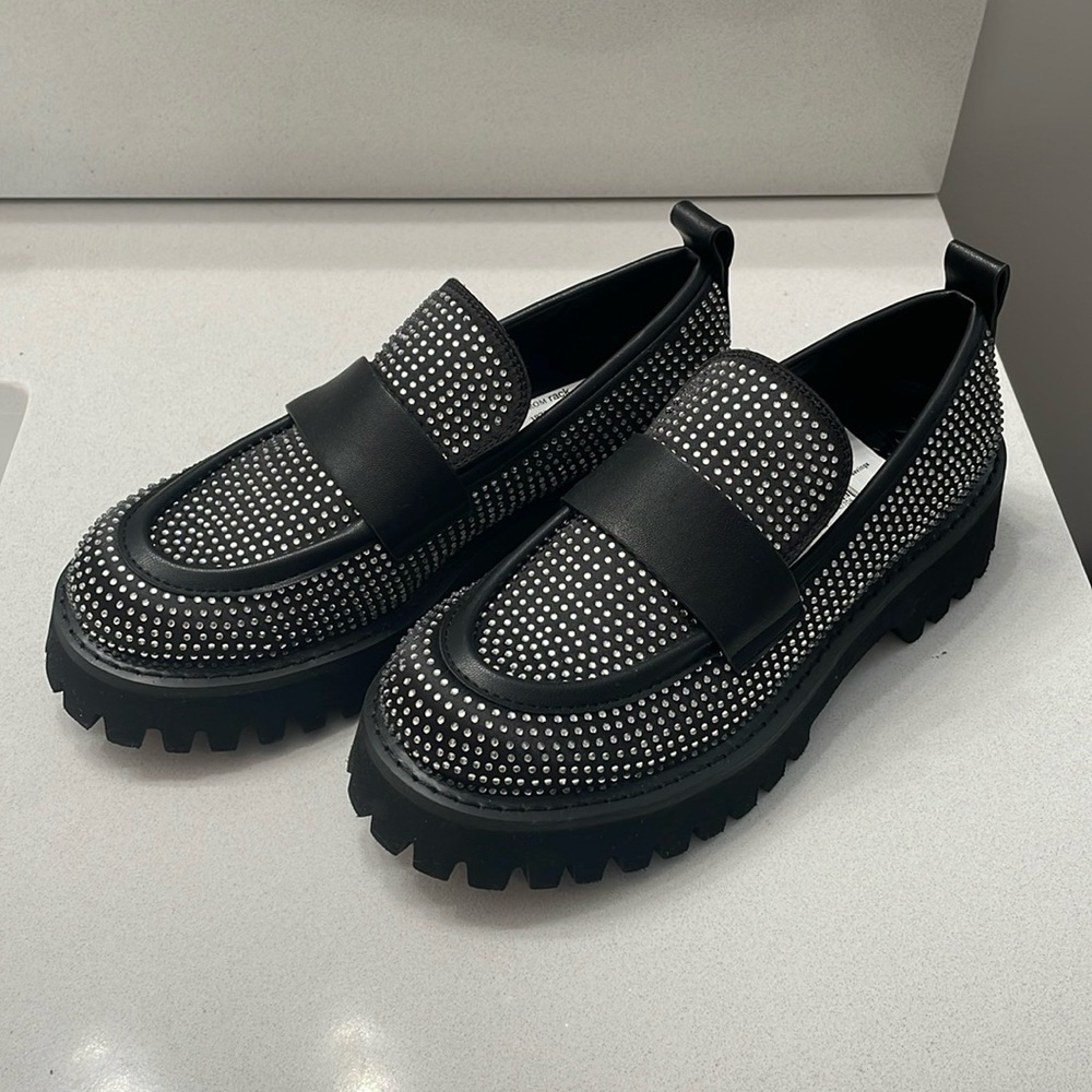 New Karl Lagerfeld Women’s Grady Loafer